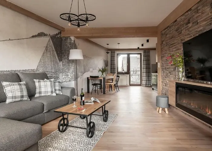 Apart-center Motola *