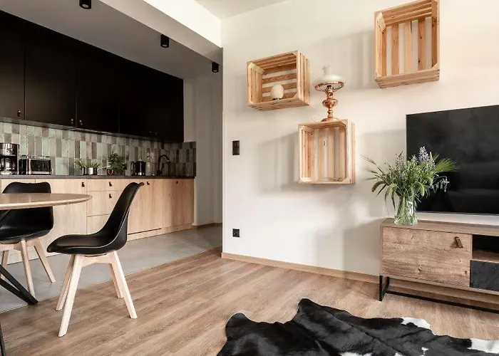 Apart-center Motola *